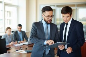 comerciales, auditores y consultores autónomos especializados en normas ISO 9001, 14001, 27001, 45001