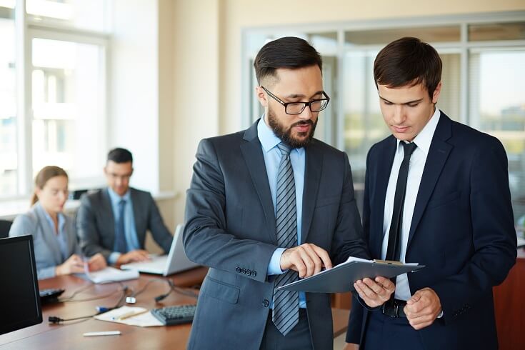 comerciales, auditores y consultores autónomos especializados en normas ISO 9001, 14001, 27001, 45001